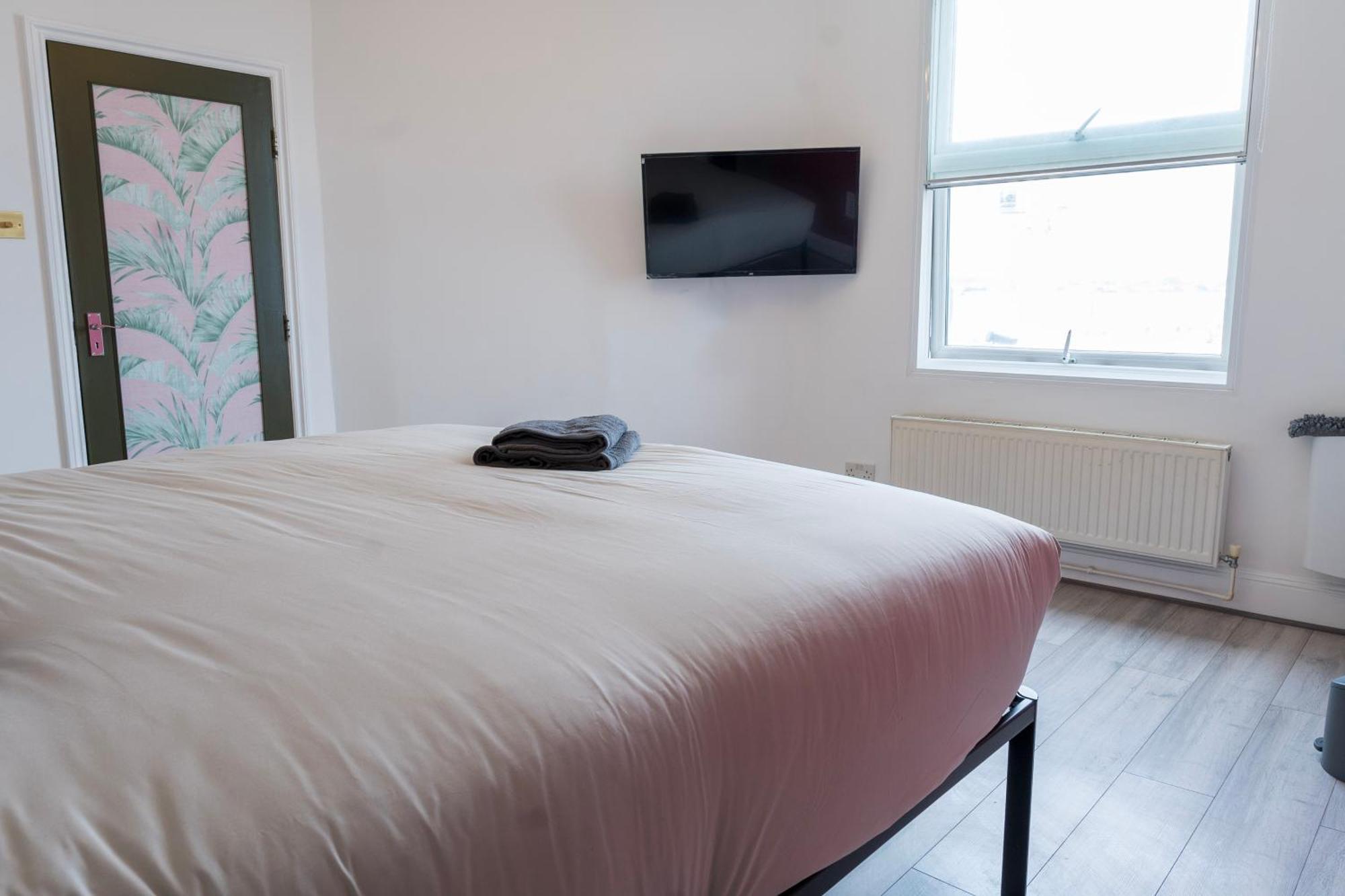 5C- Stylish Urban Retreat - Spacious 2 Bed Flat London Exterior photo