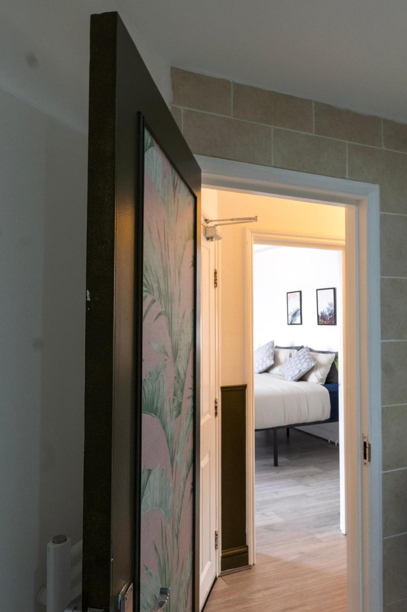 5C- Stylish Urban Retreat - Spacious 2 Bed Flat London Exterior photo