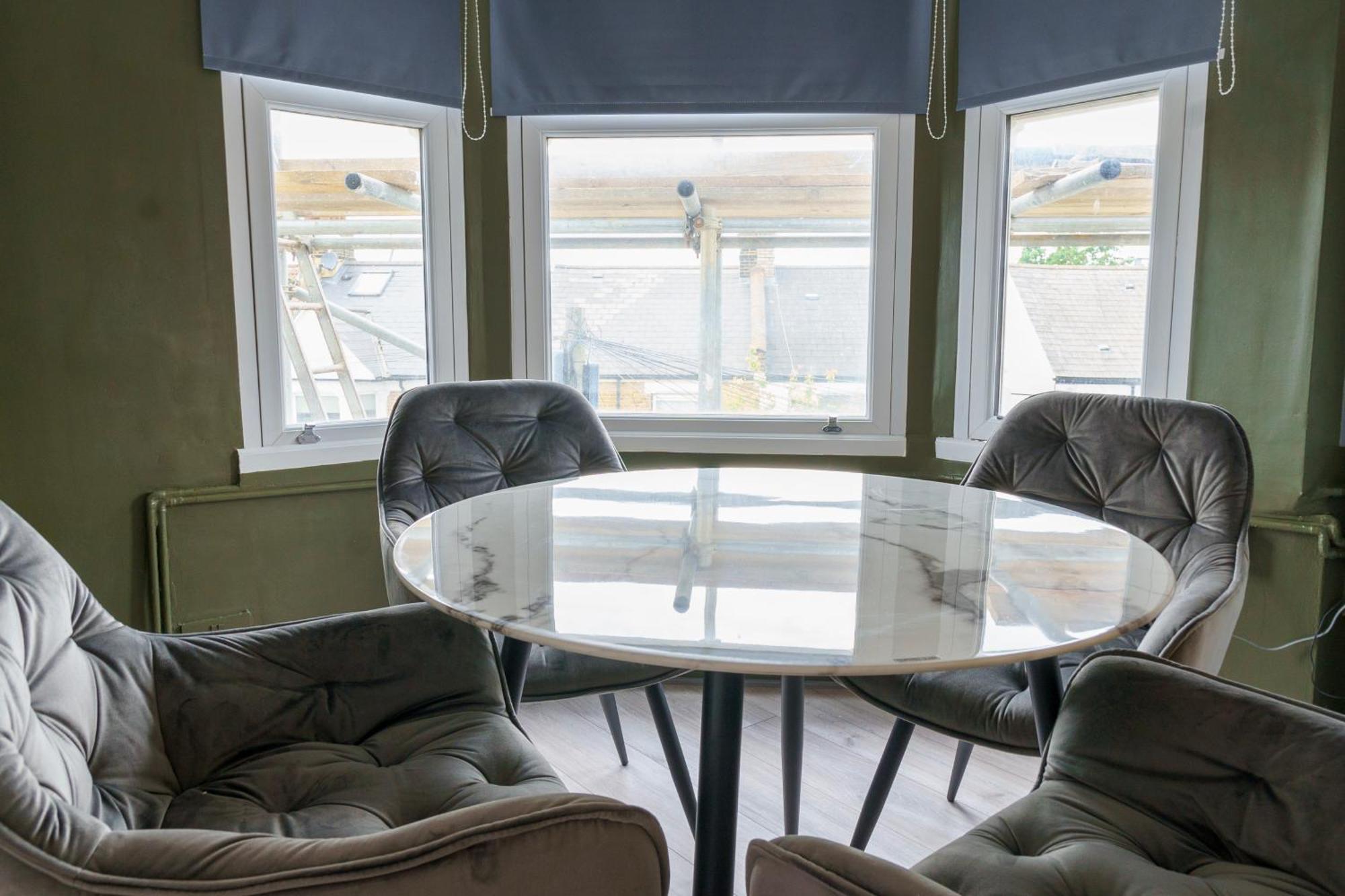 5C- Stylish Urban Retreat - Spacious 2 Bed Flat London Exterior photo