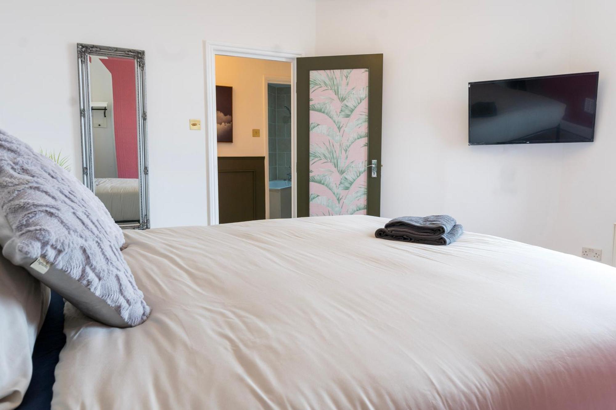 5C- Stylish Urban Retreat - Spacious 2 Bed Flat London Exterior photo