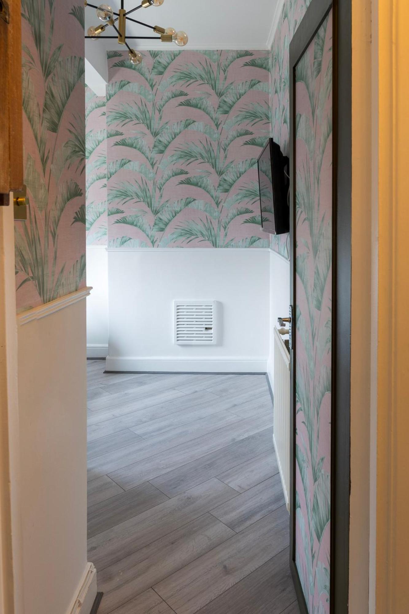 5C- Stylish Urban Retreat - Spacious 2 Bed Flat London Exterior photo