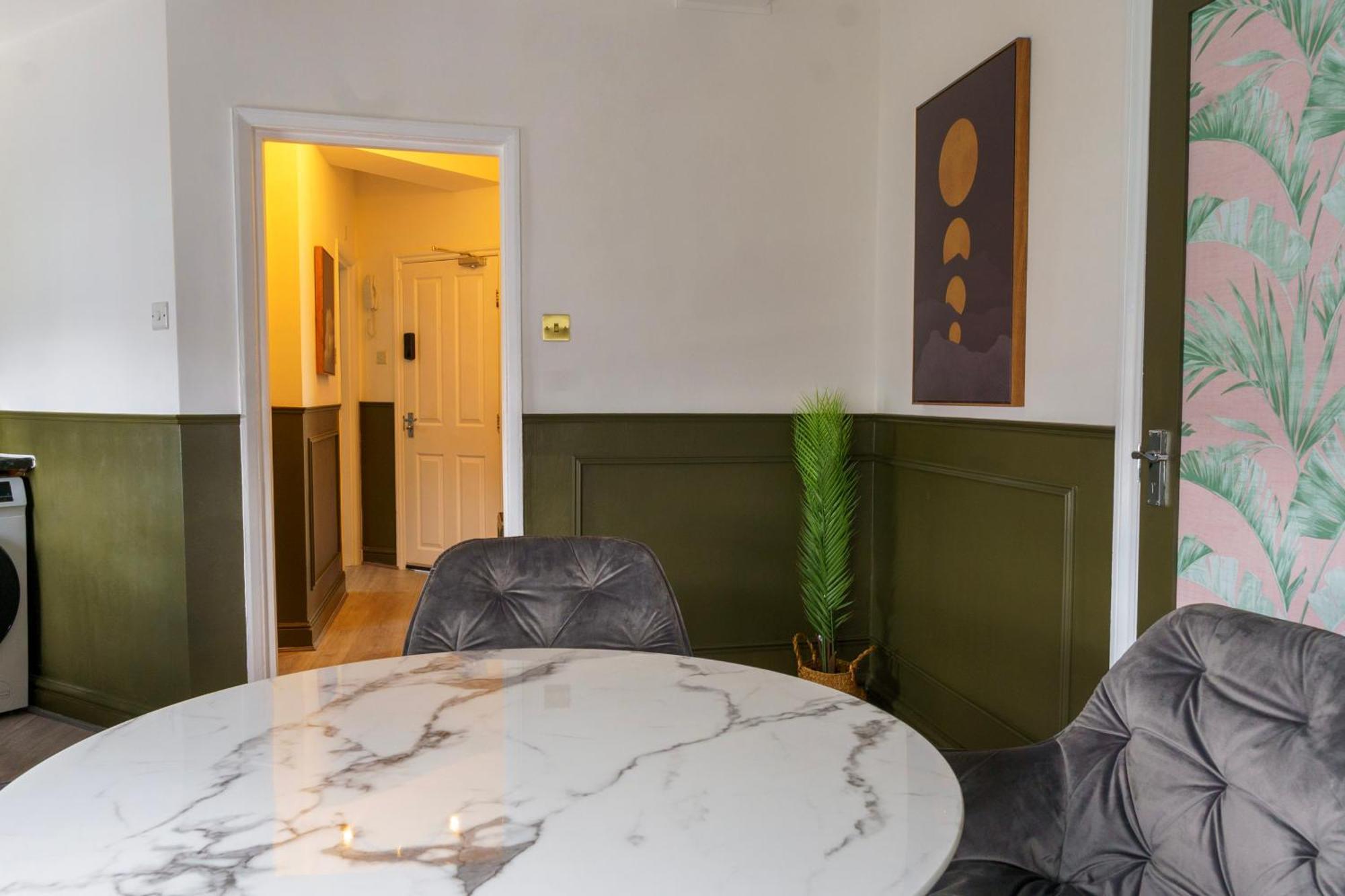 5C- Stylish Urban Retreat - Spacious 2 Bed Flat London Exterior photo
