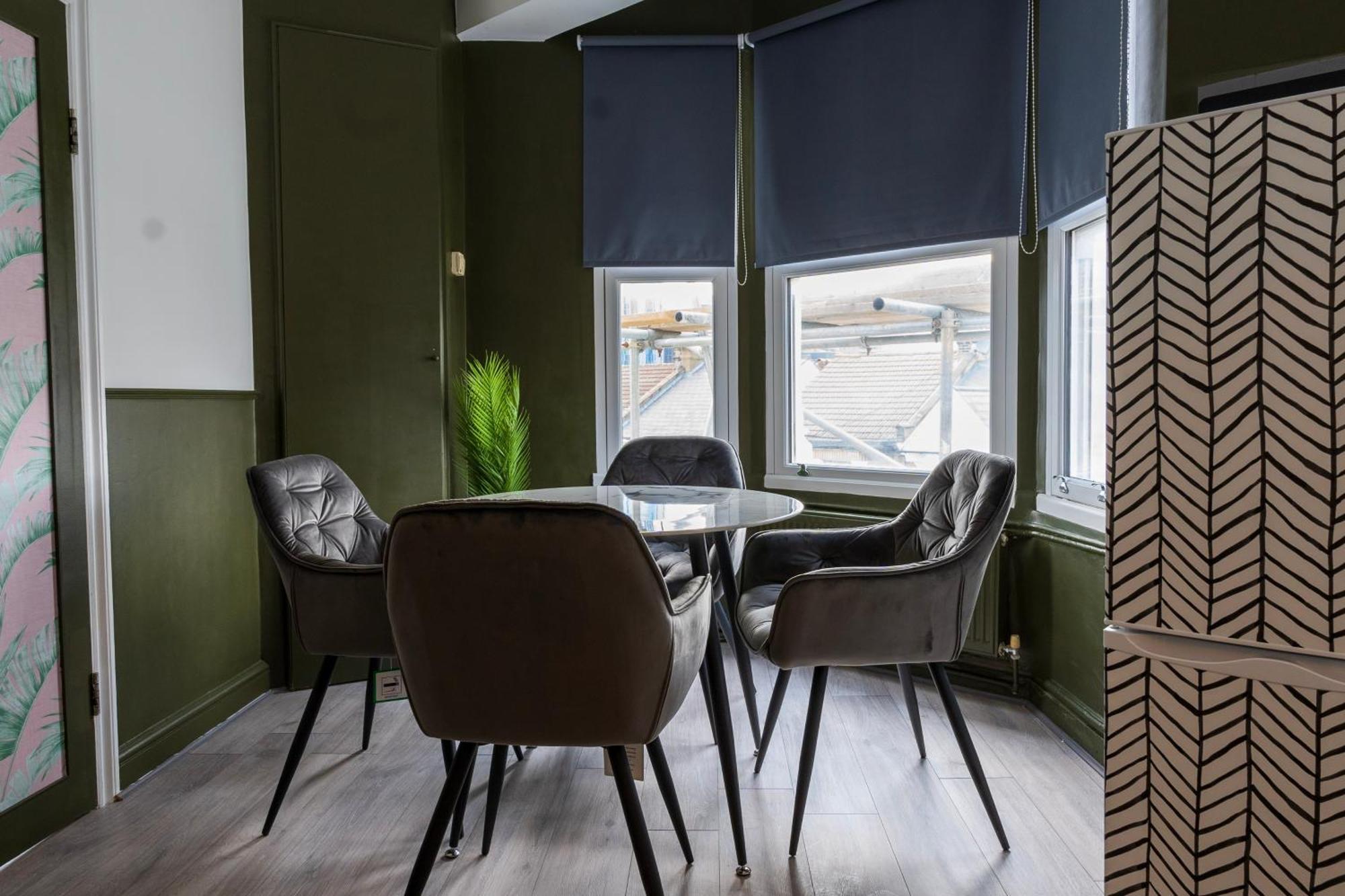 5C- Stylish Urban Retreat - Spacious 2 Bed Flat London Exterior photo