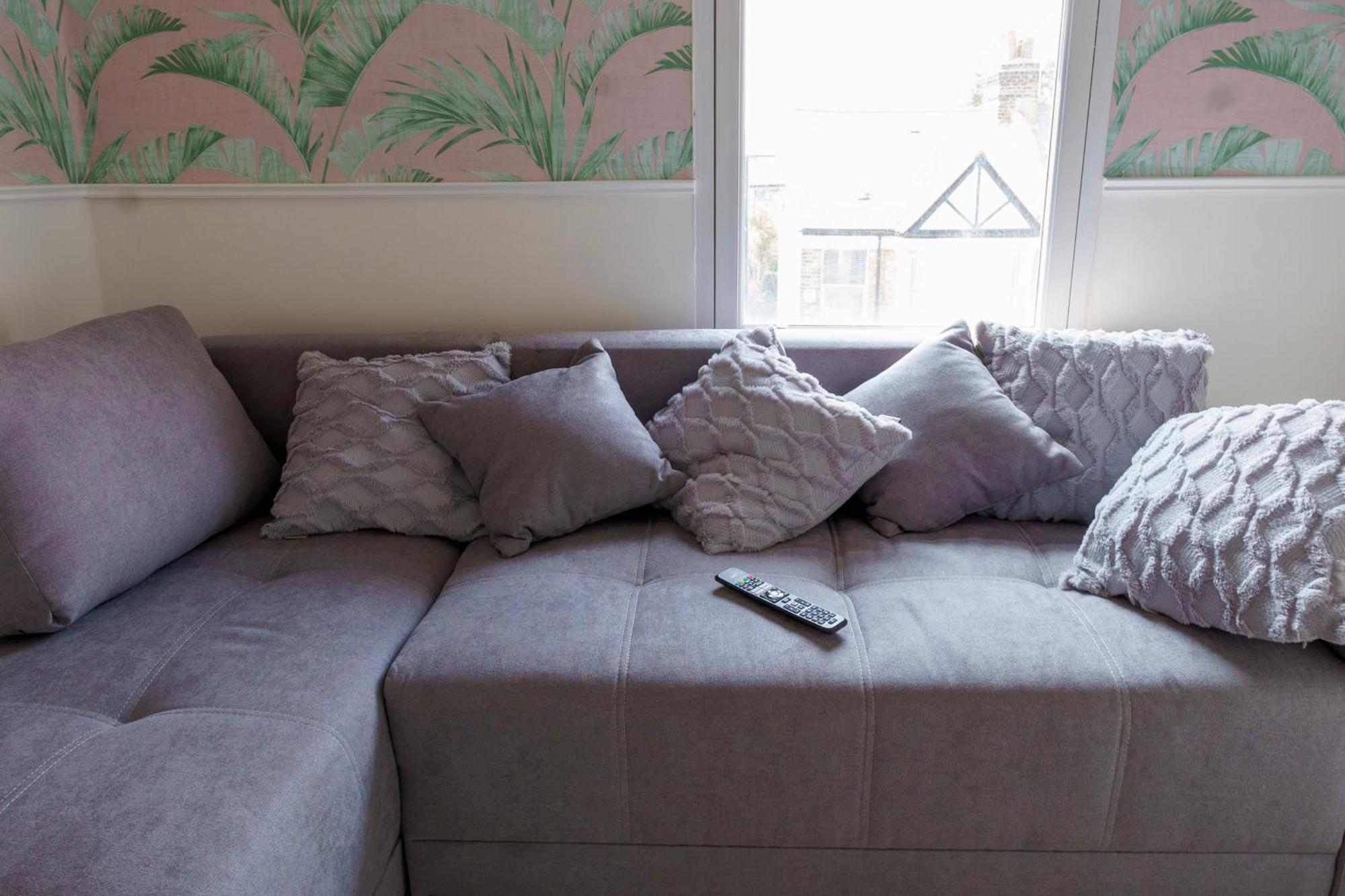 5C- Stylish Urban Retreat - Spacious 2 Bed Flat London Exterior photo